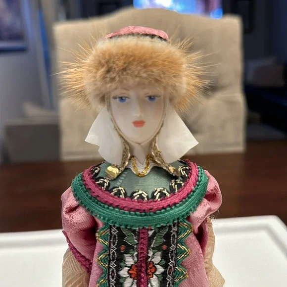 Vintage 9.5” Handmade Porcelain“CONE DOLL” Russian Fur Accents - Picture 3 of 16